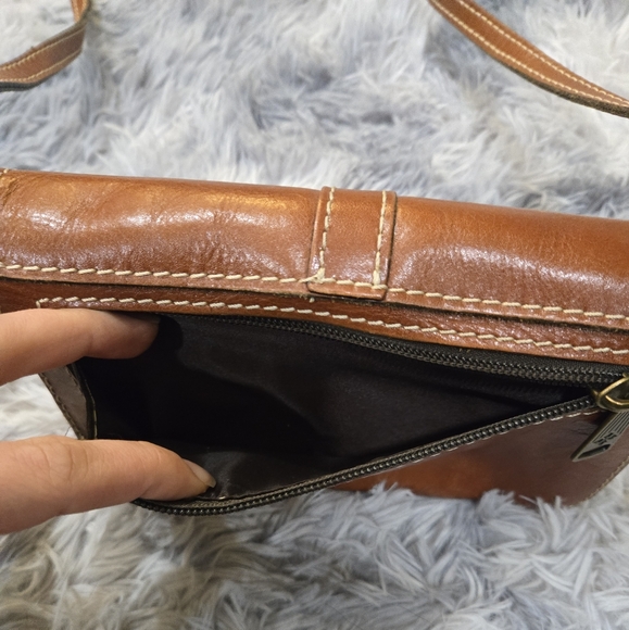 Patricia Nash• Torri leather brown crossbody bag w/ tooled floral pattern. - Picture 11 of 16